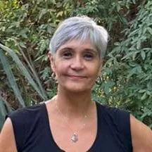 Retrato de Marcela Fontana, farmacéutica en Ámbar